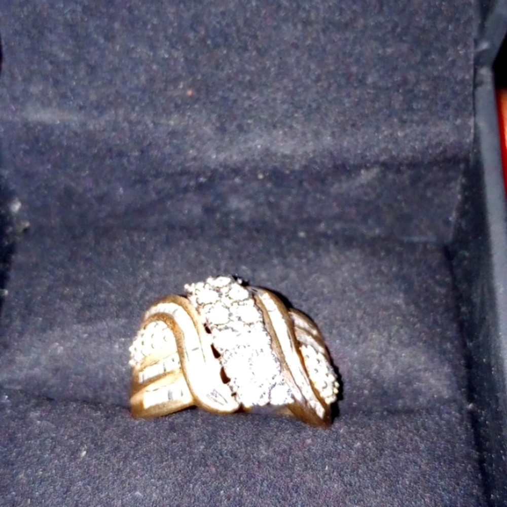 10 carrot Gold 1ctw engagement ring